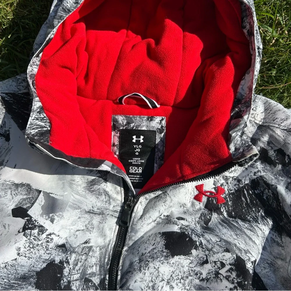 Under Armour UA Storm Winter Jacket Gray, Black, and White Camo Boys Size Large